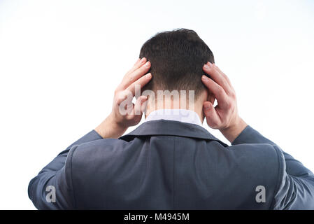 Mann in Anzug haben Kopfschmerzen close-up auf weißem Hintergrund Stockfoto