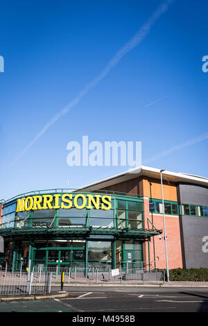 Die Außenseite des Morrisons Supermarkt, Whitefield, Manchester Stockfoto