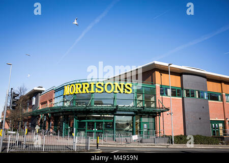 Die Außenseite des Morrisons Supermarkt, Whitefield, Manchester Stockfoto