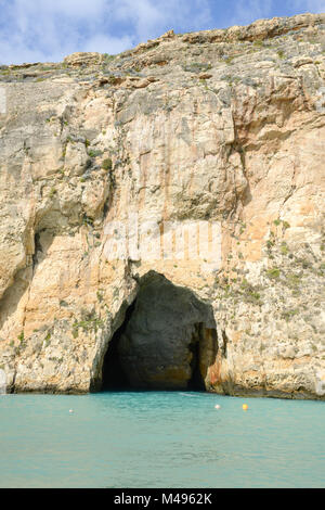 Die ikonischen Felsformationen am Azure Window Dwejra Binnenmeer auf Gozo, Malta Stockfoto