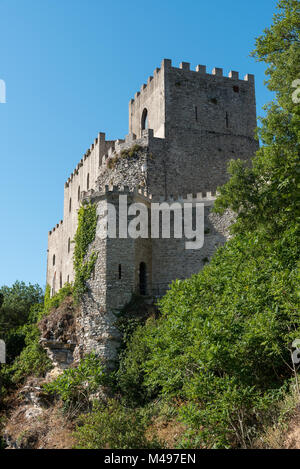 Turm der Burg in Erice, Sizilien Stockfoto