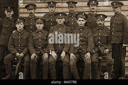 WWI - eine Gruppe von Northumberland Füsiliere Soldaten, bevor er an die Front im Ersten Weltkrieg fotografiert. Stockfoto