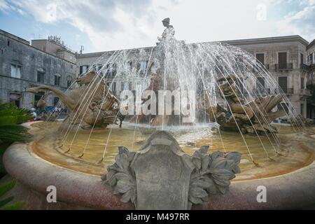 Diana Brunnen im Zentrum von Siracusa - piazza ArchimedeSyracuse Stockfoto