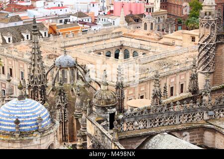 Sevilla, Spanien - Luftbild der Kathedrale und Allgemein Archiv der Indies, von der UNESCO zum Weltkulturerbe erklärt. Stockfoto