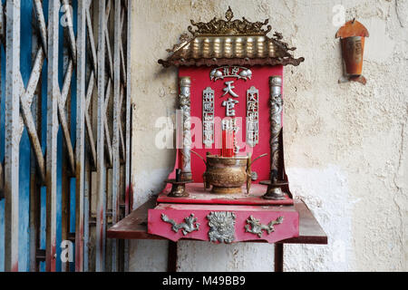 Malakka, Malaysia - 05 Februar, 2018: Blick auf kleinen Hausaltar in China Town. Stockfoto