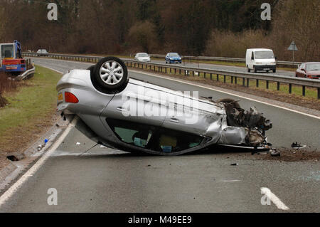 Autounfall auf der A404 in der Nähe von A4130 verlassen, Maidenhead, Berkshire, Großbritannien. 09 / 03 / 06 Stockfoto