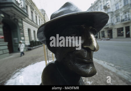 Denkmal des 20. Jahrhunderts polnisch-jüdischen Dichter Julian Tuwim auf der Piotrkowska-Straße in Lodz, Polen 2007 Stockfoto