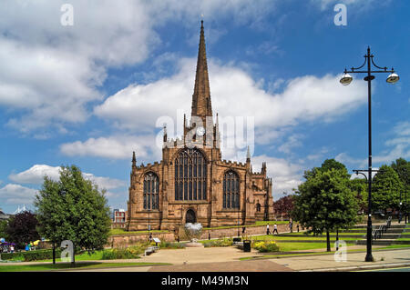 UK, South Yorkshire, Rotherham Münster & Herz aus Stahl Stockfoto