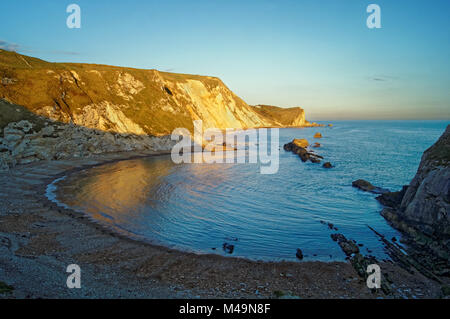 UK, Dorset, man O' war Cove in St. Oswald's Bay von den Cliffs of Durdle Door. Stockfoto