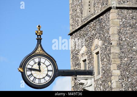 Antiken römischen Stil Uhr auf Seite Normannischer Turm Stockfoto