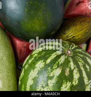 Wassermelone Slice mit vielen großen süß grün Wassermelonen. Stockfoto