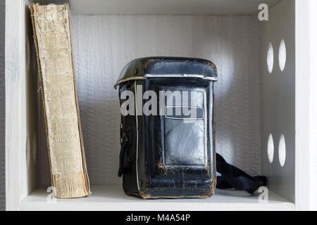Vintage Buch und Kamera Stockfoto