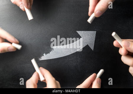 Erfolgreiche Teamarbeit, produktive Innovation Prozess- und Entwicklungskonzept. Gemeinsames Ziel. Die Zusammenarbeit in der Wirtschaft oder in der Schule. Stockfoto