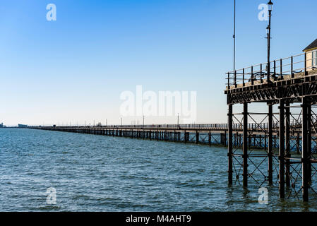 Southend on Sea Pier, den längsten Pier der Welt. Essex UK. Stockfoto