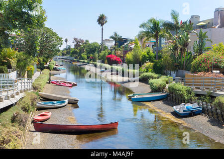 Boote im Kanal in Venedig, Los Angeles, United States. Stockfoto