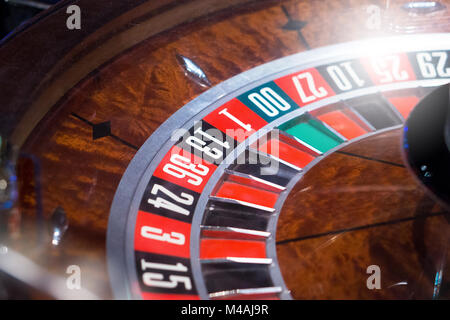 Roulette im Casino mit glänzenden Licht. Stockfoto