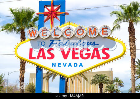 Zu fabelhaften Las Vegas, Nevada Schild mit Palmen Willkommen. Stockfoto