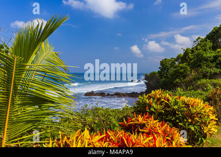 Strand in der Nähe von Tanah Lot Tempel - Bali, Indonesien Stockfoto