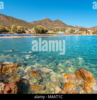 Meerblick auf die Bucht und Livadi Beach in Bali Village. Insel Kreta, Griechenland Stockfoto