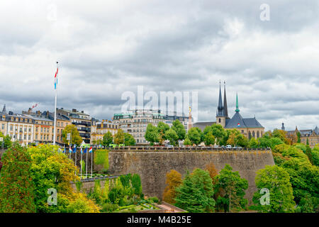 Luxemburg, 'Place de la Verfassung", die Kathedrale Notre Dame, Luxemburg Stadt Stockfoto