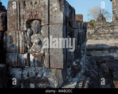 Bas-Relief in Sewu Buddhistischen Tempelanlagen. Spezielle Region Yogyakarta, Java, Indonesien. Stockfoto