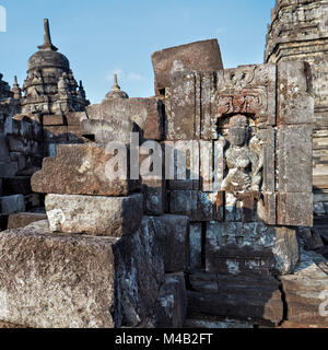 Bas-Relief in Sewu Buddhistischen Tempelanlagen. Spezielle Region Yogyakarta, Java, Indonesien. Stockfoto