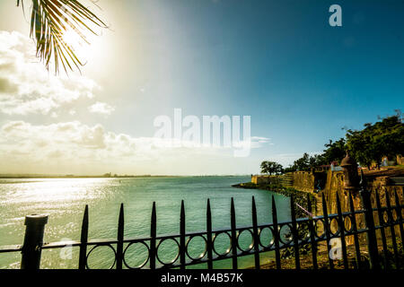 San Juan Bay von oben an der Wand. Stockfoto