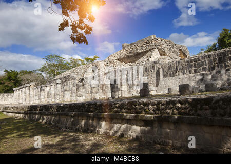 Halle der tausend Säulen in Chichen Itza - Spalten Stockfoto