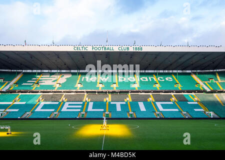 Blick auf steht und Tonhöhe im Celtic Park home von Celtic Football Club in Parkhead, Glasgow, Schottland, Vereinigtes Königreich Stockfoto