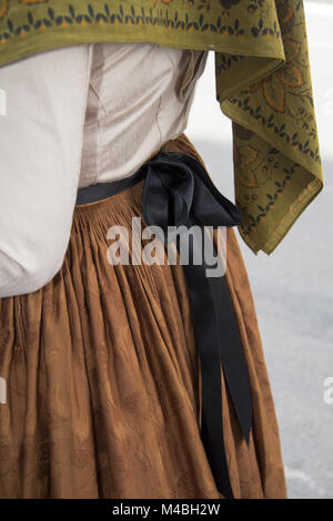 Weibliche traditionellen sardischen Kostüme Stockfoto