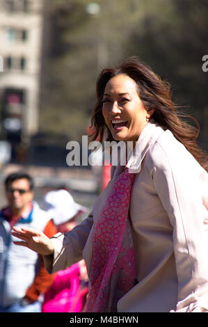 Dynamische WEBVORLAGEN Carrie Ann Inaba während Cherry Blossom Parade in Washington DC Stockfoto