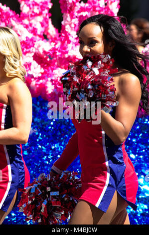 Washington Wizards Cheerleader in Cherry Blossom Parade 2017 Stockfoto