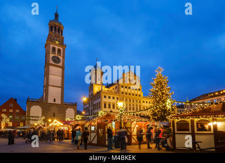 Weihnachtsmarkt, Perlach Tower und Rathaus, Rathausplatz, in der Dämmerung, Augsburg, Schwaben, Bayern, Deutschland Stockfoto