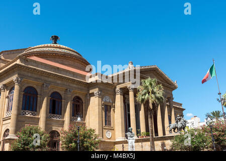 Das berühmte Teatro Massimo in Palermo, Sizilien Stockfoto