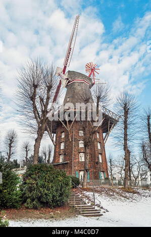 Alte Windmühle im Winter Eindruck Stockfoto