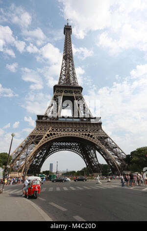 Der Eiffelturm von Quai Branly (STREETVIEW). Stockfoto