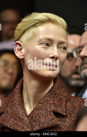 Berlin, Deutschland. 15 Feb, 2018. Tilda Swinton während der "Isle of Dogs" Pressekonferenz auf der 68. Internationalen Filmfestspiele Berlin/Berlinale 2018 am 15. Februar 2018 in Berlin, Deutschland. | Verwendung weltweit Quelle: dpa/Alamy leben Nachrichten Stockfoto