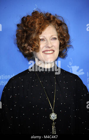 Berlin, Deutschland. 15 Feb, 2018. Stephanie Zacharek bei der Jury Fotoshooting an der 68. Internationalen Filmfestspiele Berlin/Berlinale 2018 am 15. Februar 2018 in Berlin, Deutschland. | Verwendung weltweit Quelle: dpa/Alamy leben Nachrichten Stockfoto