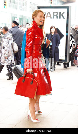 New York, NY, USA. 14 Feb, 2018. - New York Fashion Week im Vivian Beaumont Theatre in New York. Februar 14, 2018. Credit: Rw/Medien Punch/Alamy leben Nachrichten Stockfoto