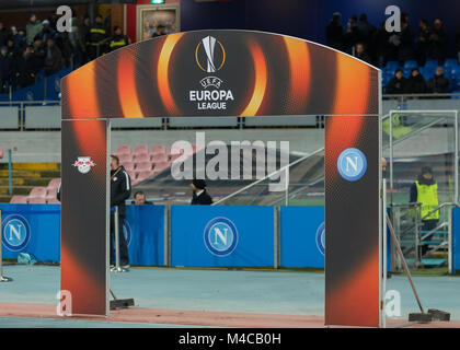 Neapel, Kampanien, Italien. 15 Feb, 2018. Allgemeine Ansicht des San Paolo Stadium vor dem UEFA Europa League zwischen SSC Napoli und RB Lipsia in San Paolo Stadions. Credit: Ernesto Vicinanza/SOPA/ZUMA Draht/Alamy leben Nachrichten Stockfoto