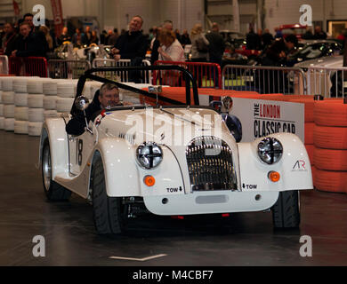 Morgan 4+ startet auf der Grand Avenue auf der London Classic Car Show 2018 Stockfoto