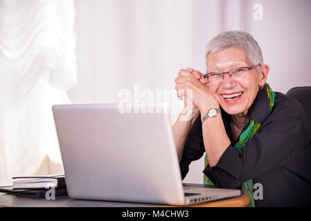 Gerne alte Business Woman Stockfoto