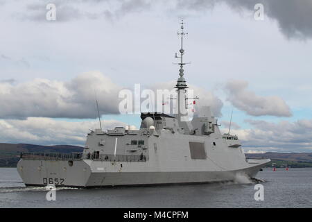 FS Provence (D652), ein Aquitaine-Klasse Fregatte von der Französischen Marine betrieben, vorbei an Greenock bei Ihrer Ankunft für Übung gemeinsame Krieger 17-2. Stockfoto