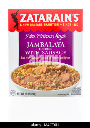 Winneconne, WI - 10. Februar 2018: Eine Box mit Zatarain's New Orleans Stil jambalya mit Wurst gefrorene Mahlzeit auf einem isolierten Hintergrund. Stockfoto