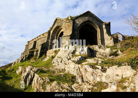 Königin Adelaides Grotte, Penlee Battery auf der Rame Head Halbinsel, Cornwall, England. Verwendet in der TV-Serie Delicious. Stockfoto