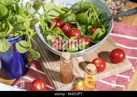 Miner's Salat mit Cherry Tomaten und Orangen Balsamico