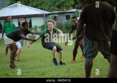 Fidschi Männer Rugby spielen, Rakiraki Spielfeld, Fidschi. Stockfoto