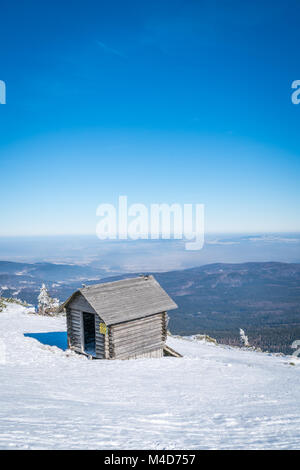 Holz- Schutz auf dem Berg Stockfoto