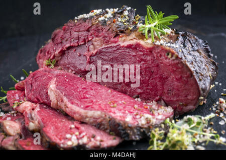 Grill Kobe Rib Eye Steak - Sehr selten Stockfoto