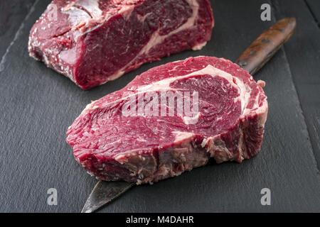 Trocken im Alter von Kobe Rib Eye Steak auf einem Schiefer Tafel Stockfoto